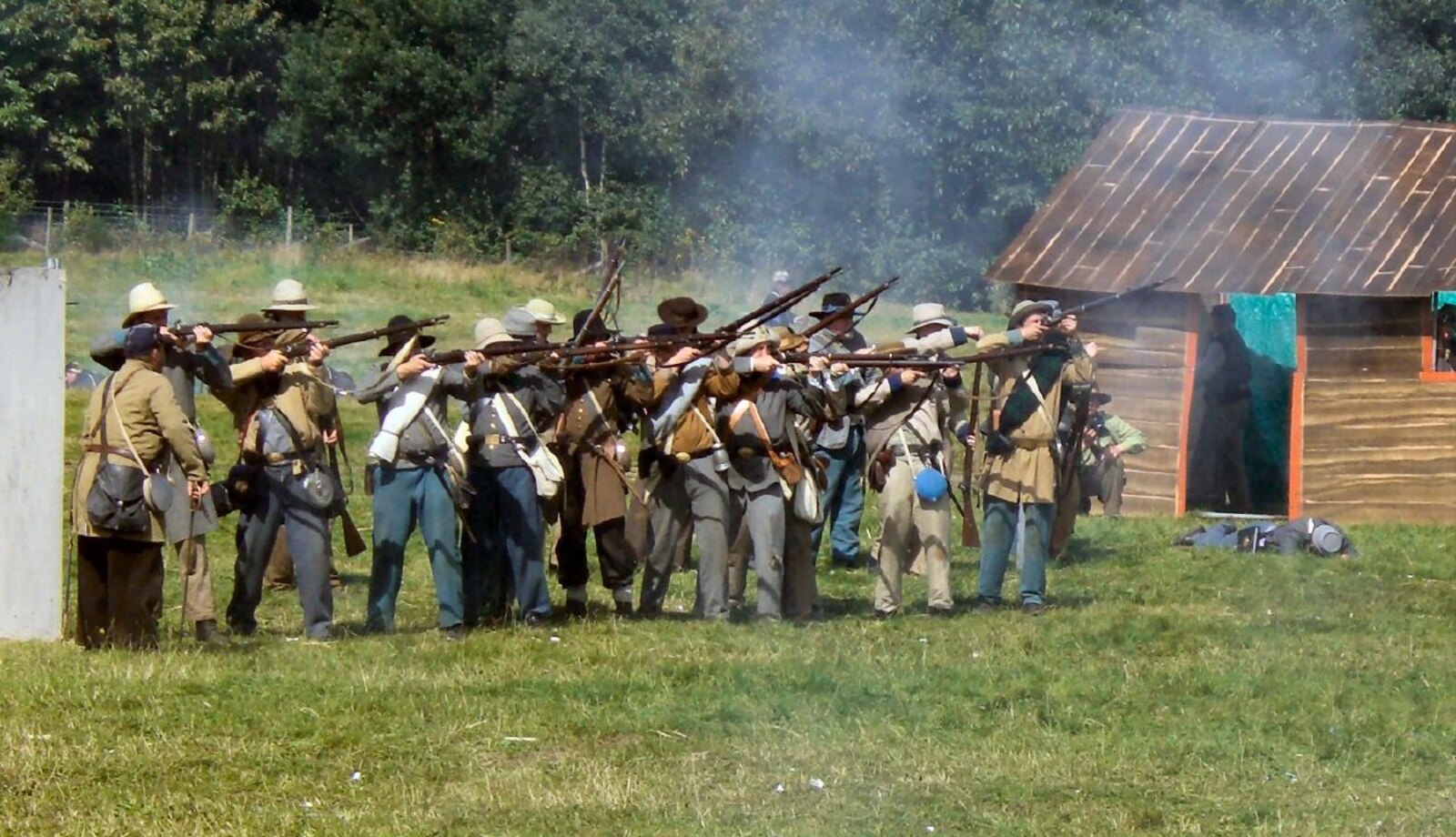 Civil War reenactment, representative image